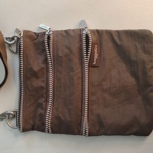 Baggallini Small Crossbody Bag Brown Versatile Travel Organized Zippered Pockets